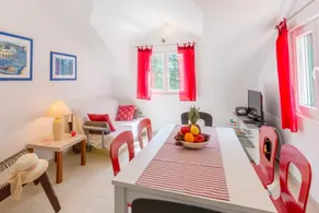 Apartment Simi A1 Cove Osibova (Milna), Island Brac - Image 2
