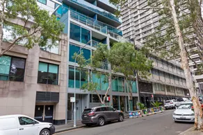 Modern CBD Aparment, Workspace, Fast WiFi and Pool - Image 4