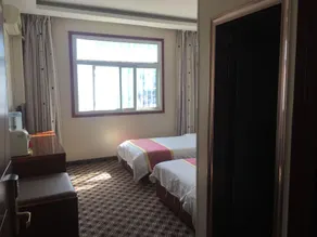 Baitong Business Hotel (Xiaoshizi Branch) - Image 2