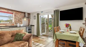 Ffynnonlwyd Cottage - rural holiday cottage with hot tub - Image 3