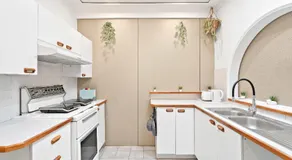 Double Room in Peakhurst - Centrally Located - Shared Bathroom - Image 2
