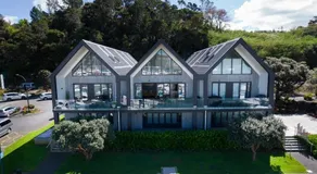 Bay of Islands Apartment with Marina Views - Image 4