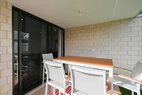 Relax in Style at Bennett Springs Modern Retreat - Image 4