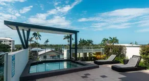 Modern Riverside Suites in Mackay CBD with Pool and Parking - Image 4