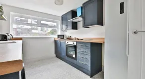 Cosy 3-Bedroom House Near Caerphilly Castle - Image 3