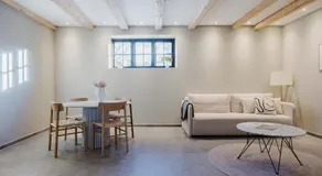 Apartment with backyard - Image 3