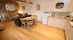 Bolton's Cottage - Image 2
