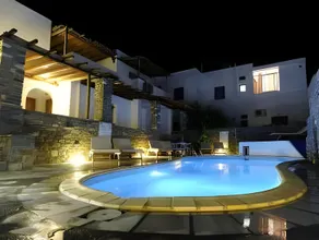 Siroco's Rooms And Studios - Image 3