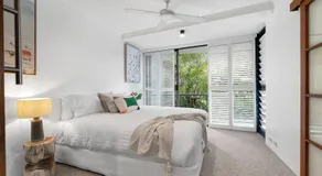 Central Location Stylish 3 Bed with Pool - Sunshine Central - Image 2