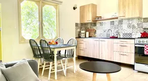Very quiet apartment with lots of privacy and a tub on the edge of a national park! - Image 3