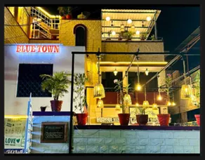 Blue town Hostel & Cafe - Image 3
