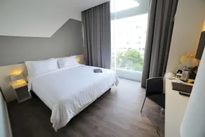 Ozone Hotel Pantai Indah Kapuk - Image 2
