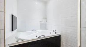 Film Hotel - Image 5