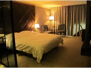 Super 8 Hotel Urumqi Daximen - Image 3