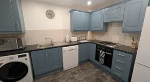Stylish 3 bed home with allocated parking for 2 - Image 4