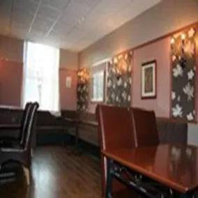 Royal Hotel - Image 4