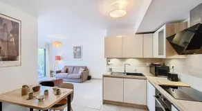Appartement à 150m plage des Lecques, climatisé, piscine, terrasse, 2 chambres, parking - 4 étoiles - FR-1-770-29 - Image 3
