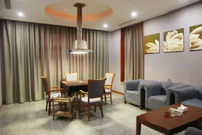 Shiji Haoting Hotel - Image 4