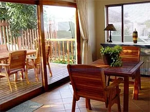 Umbrella Tree Bed and Breakfast - Image 2