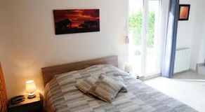 Chez Laurent et Sandrine - parking - jusqu'à 4 chambres - 6 couchages - possibilité de petit-déjeuner - possibilité spa privatif et piscine - Image 2