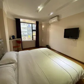 Huayi Business Hotel - Image 4