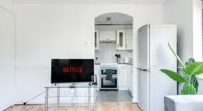CanadaWater-2bedroom-1Bathroom-Free Parking - Image 3