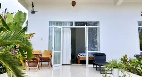 Robinson Beach Bungalow - Image 4