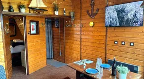 The Boat Central Terrace Retreat 2 Guests - Image 4