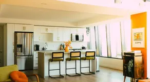NEW Pause Penthouse Lofts -Downtown- Free Parking - Image 2