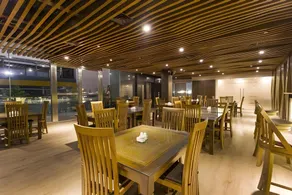 Lynt Hotel Jakarta - Image 2