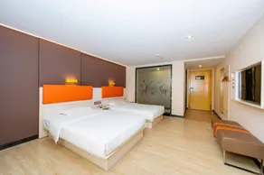 7 Days Inn (Huangbu Huacheng Bus Station Branch) - Image 2