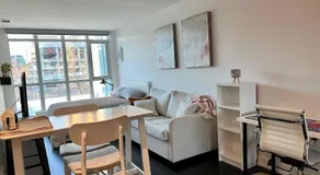 Cozy Condo near CN Tower - Image 3