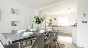 VITAMYN SEA, 4 bedroom house, Sleeps 8, 6 beds, Sea views, 5 min walk to harbour and beaches - Image 3