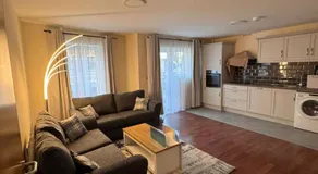Washington Street Apartment - Image 2