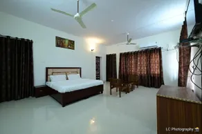 Zora Park Luxury Rooms - Image 4