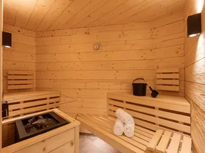Premium apartment in Fiss - Image 5