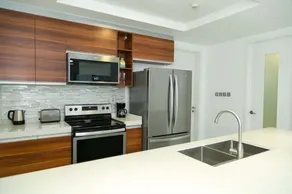 Apartment with roof top pool - Image 5