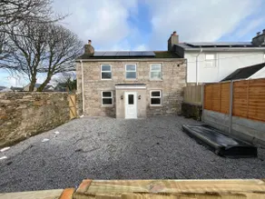 Cosy Cottage | Hot Tub | Sleeps 8 | Log Fires - Image 5
