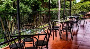 Melrost Airport Bed & Breakfast - Image 2