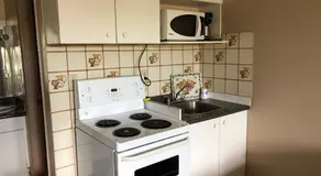 Travellers Inn - Image 3
