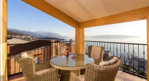 Seabreeze Apartments with Shared Jacuzzi - Image 4