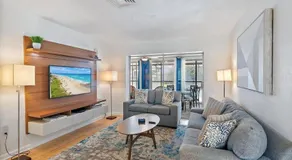 Tropical 3BD 2BTH Poolside Retreat Near Beaches - Image 2