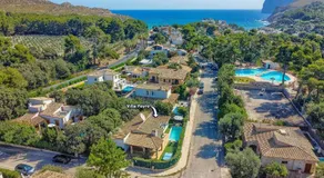 Villa Peyro by Villa Plus - Image 3