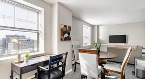Landing Chic 1BD Gym - Image 4