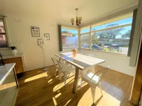 Campbelltown Holiday Home 3 Bed + Free Parking - Image 5