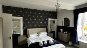The Golden Lion Hotel - Image 5