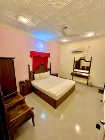 Hotel Shelton Palace - Image 5