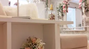 Live House Boutique - Image 2