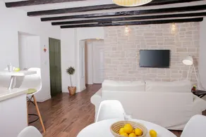 A&E Apartment - Near Cathedral of St James - Image 2