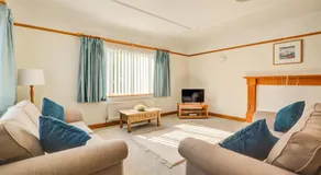 3 Bed in Cromer oc-1867 - Image 2